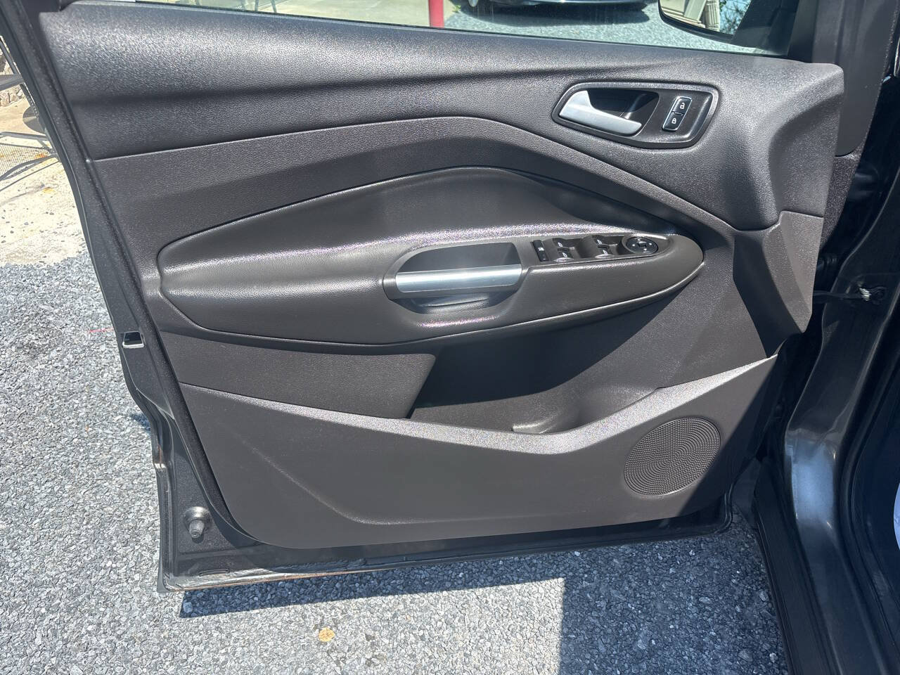 Used 2015 Ford Escape SE FWD image 15