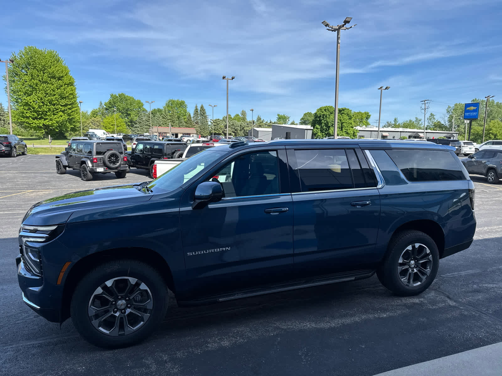 New 2026 Chevrolet Suburban LT w/ Comfort Package AWD/4WD image 11