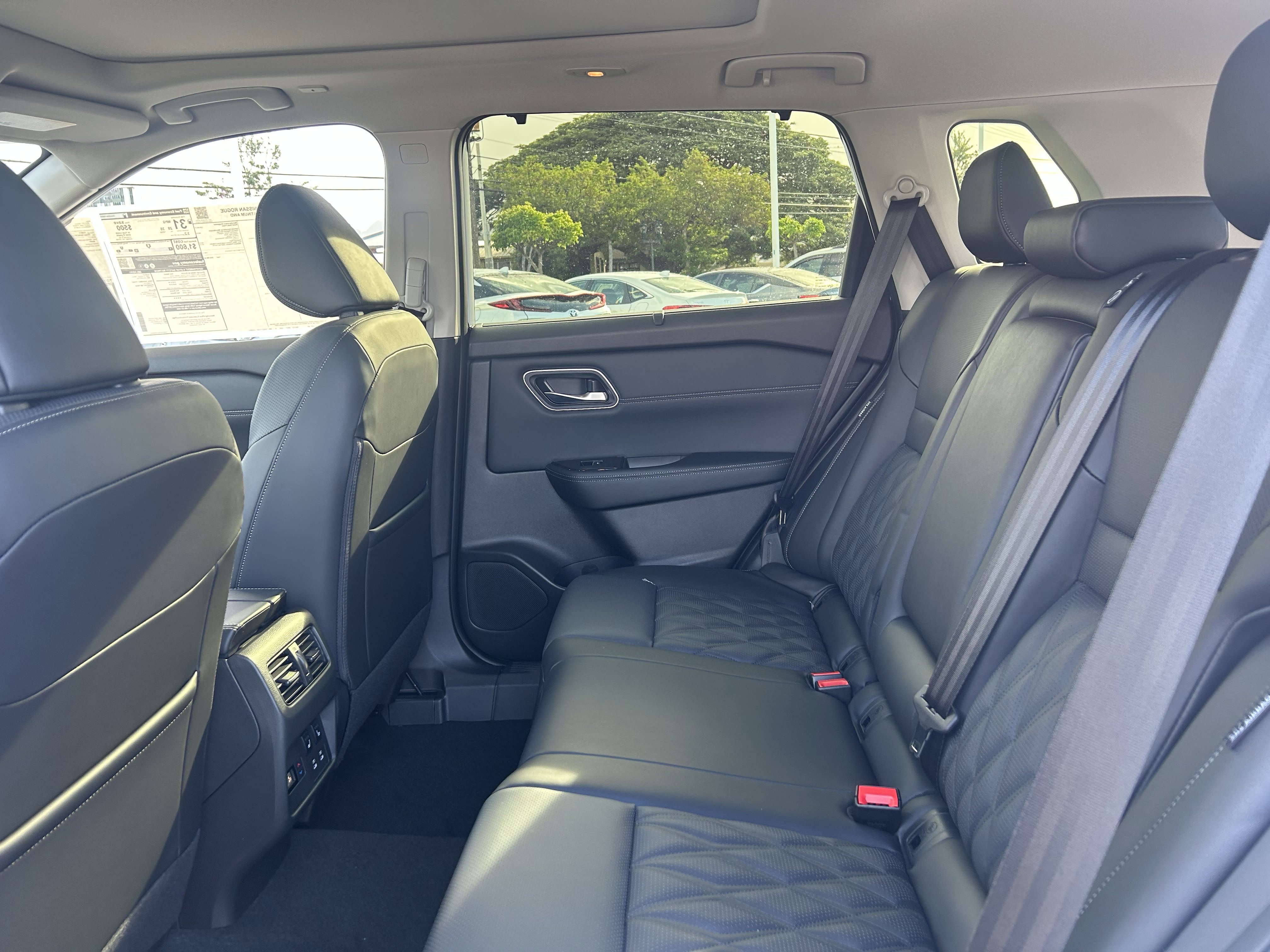 New 2026 Nissan Rogue Platinum image 9