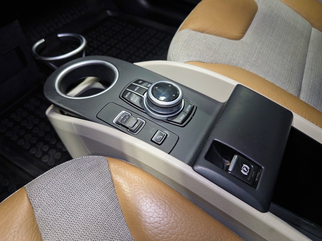 Used 2017 BMW i3 94 Ah w/Range Extender image 16