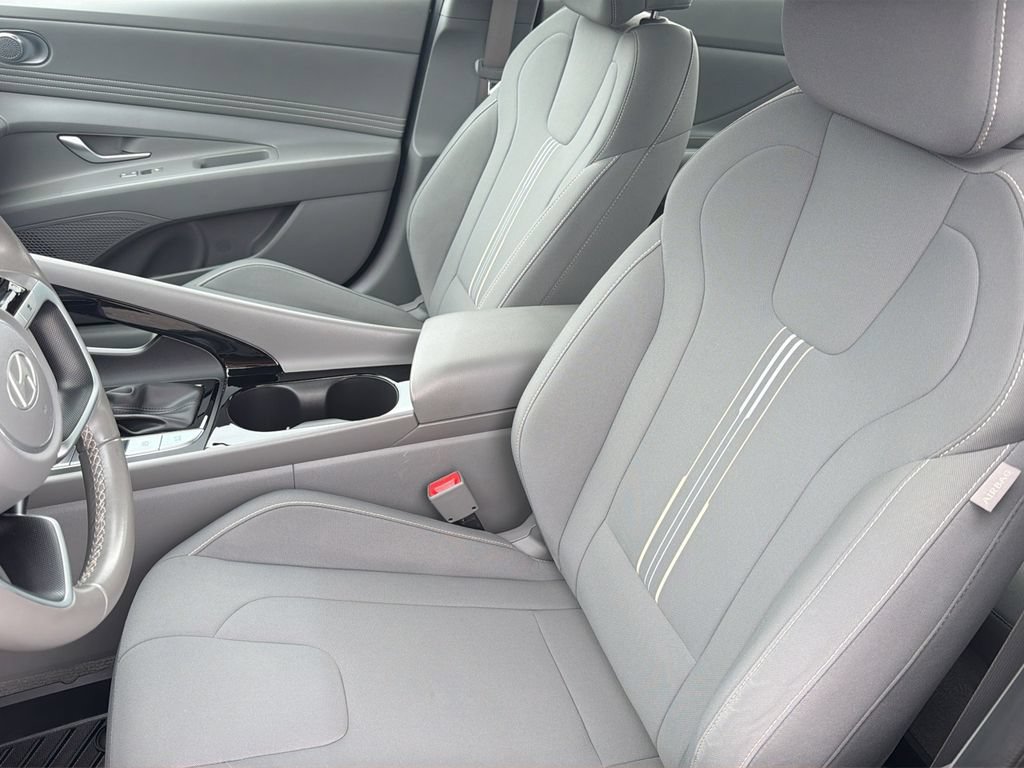 Certified 2024 Hyundai Elantra SEL w/ Convenience Package FWD image 18