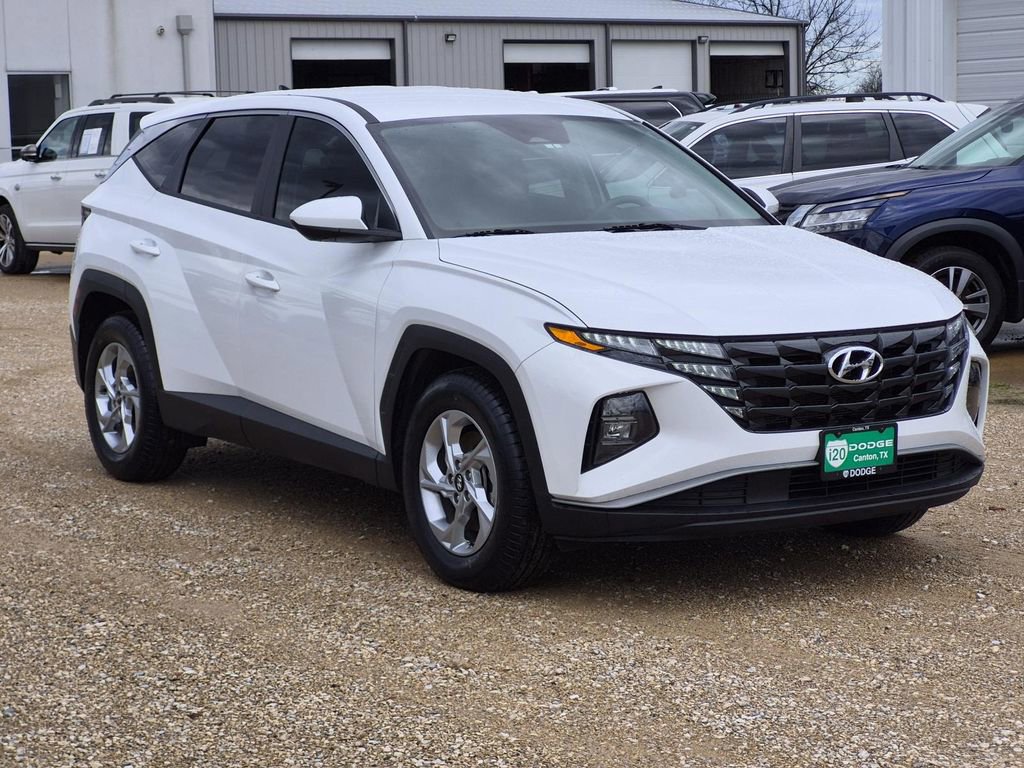 Used 2024 Hyundai Tucson SE image 2