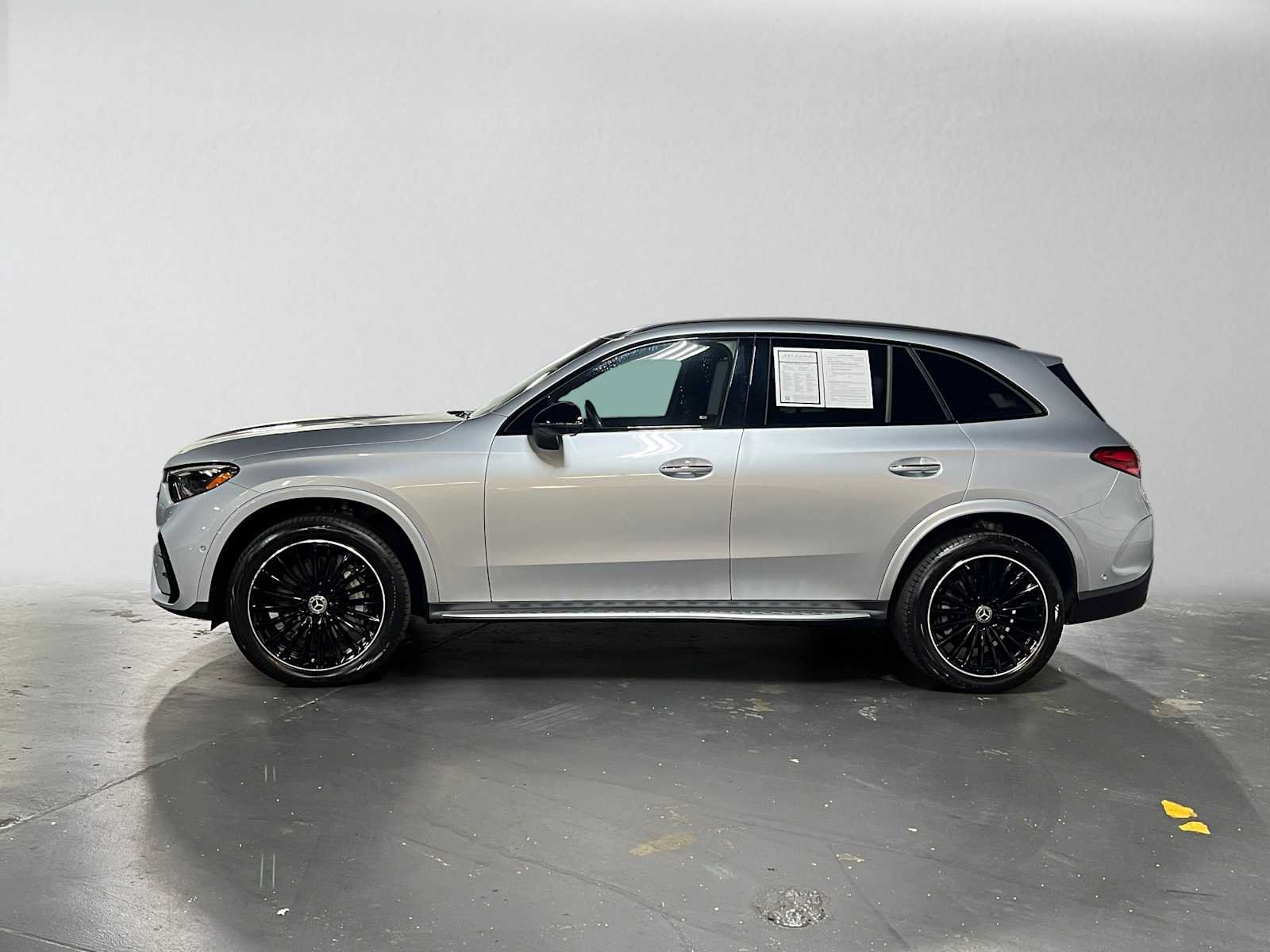 Used 2023 Mercedes-Benz GLC 300 4MATIC image 6