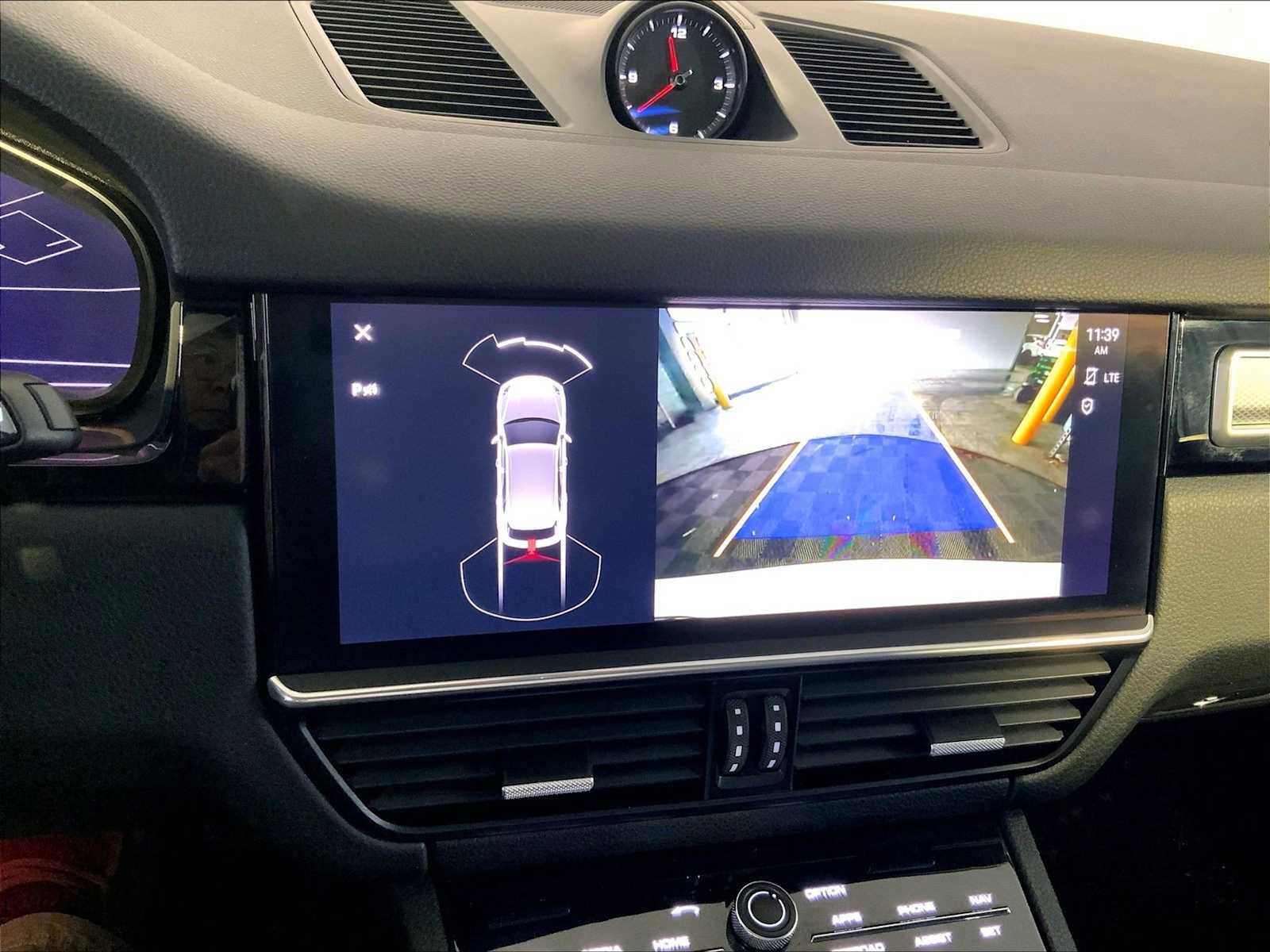 Certified 2022 Porsche Cayenne Platinum Edition image 61