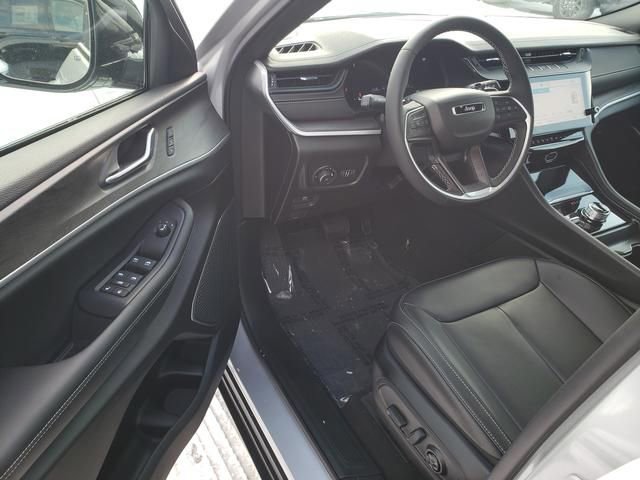 New 2026 Jeep Grand Cherokee Limited AWD/4WD image 7
