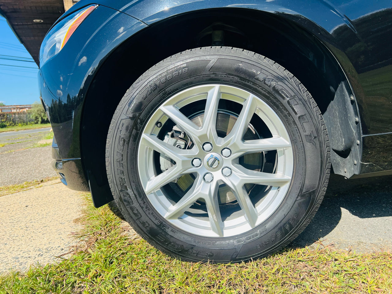 Used 2020 Volvo XC60 T5 Momentum image 13