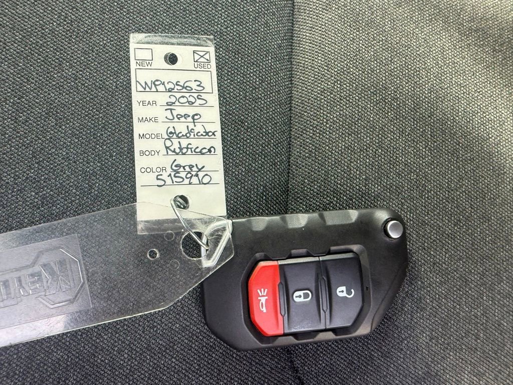 Certified 2025 Jeep Gladiator Rubicon w/ Safety Group image 41
