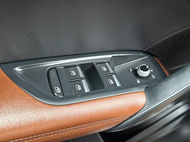 Used 2018 Audi Q5 Prestige w/ Prestige Package AWD/4WD image 19
