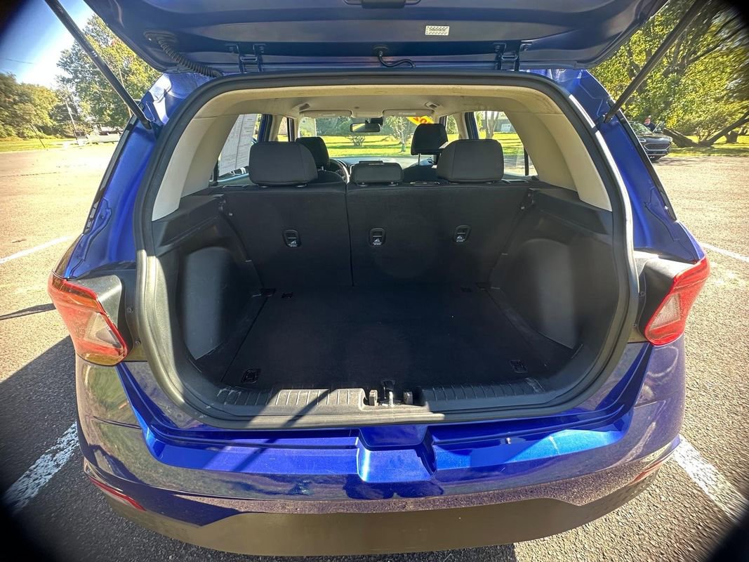 Used 2021 Hyundai Venue SE image 12