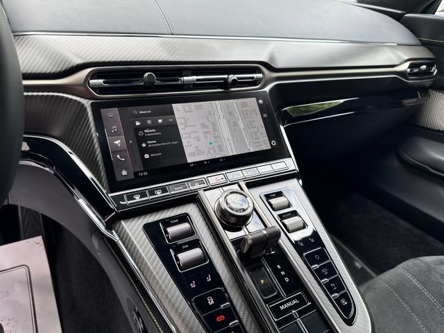 Used 2025 Aston Martin V8 Vantage Coupe RWD image 15