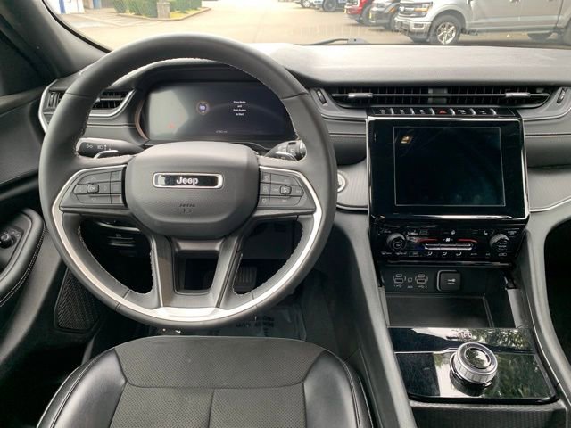 Used 2024 Jeep Grand Cherokee Altitude image 15