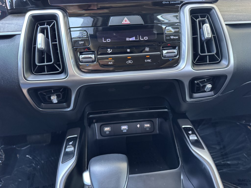 Used 2022 Kia Sorento EX w/ Panoramic Sunroof Package FWD image 22