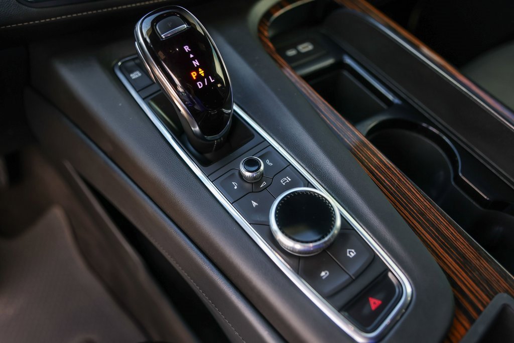 Used 2024 Cadillac Escalade Premium Luxury image 20