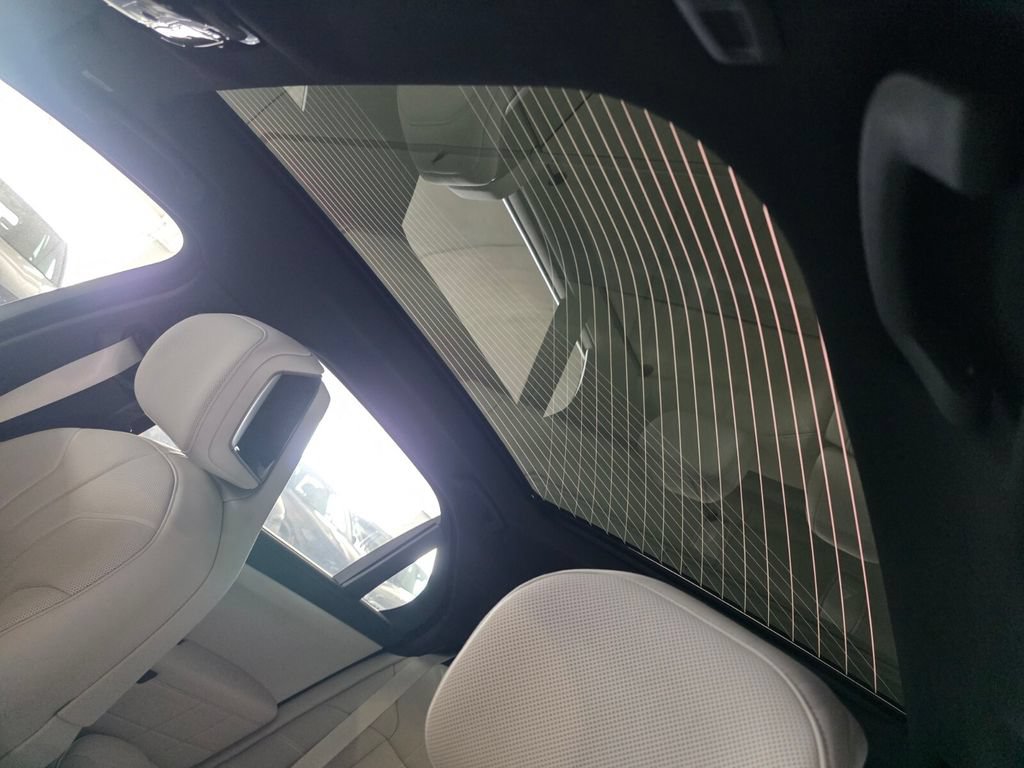 New 2026 BMW 740i w/ Executive Package RWD image 10