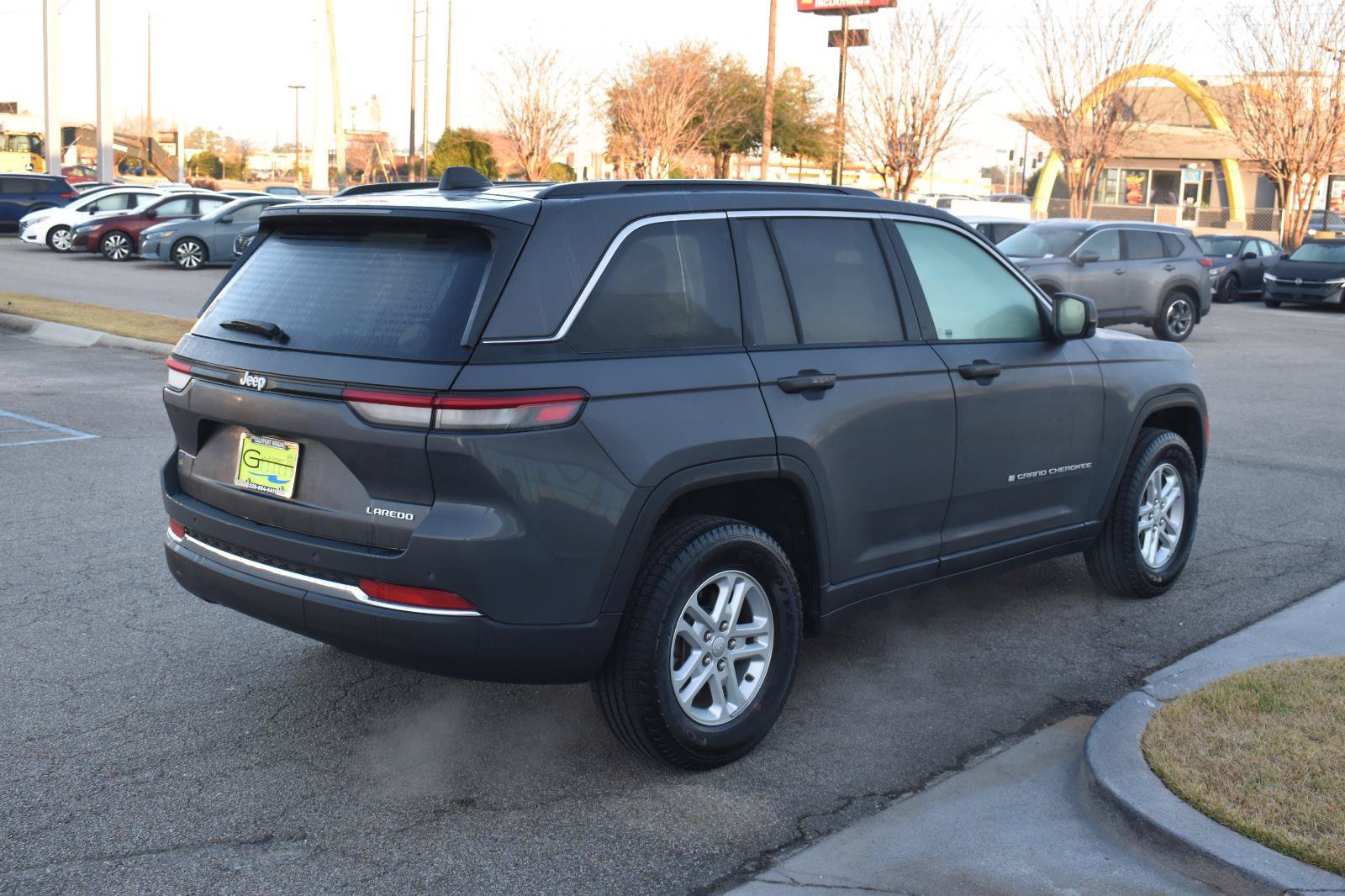 Used 2024 Jeep Grand Cherokee Laredo w/ Trailer Tow Package RWD image 10