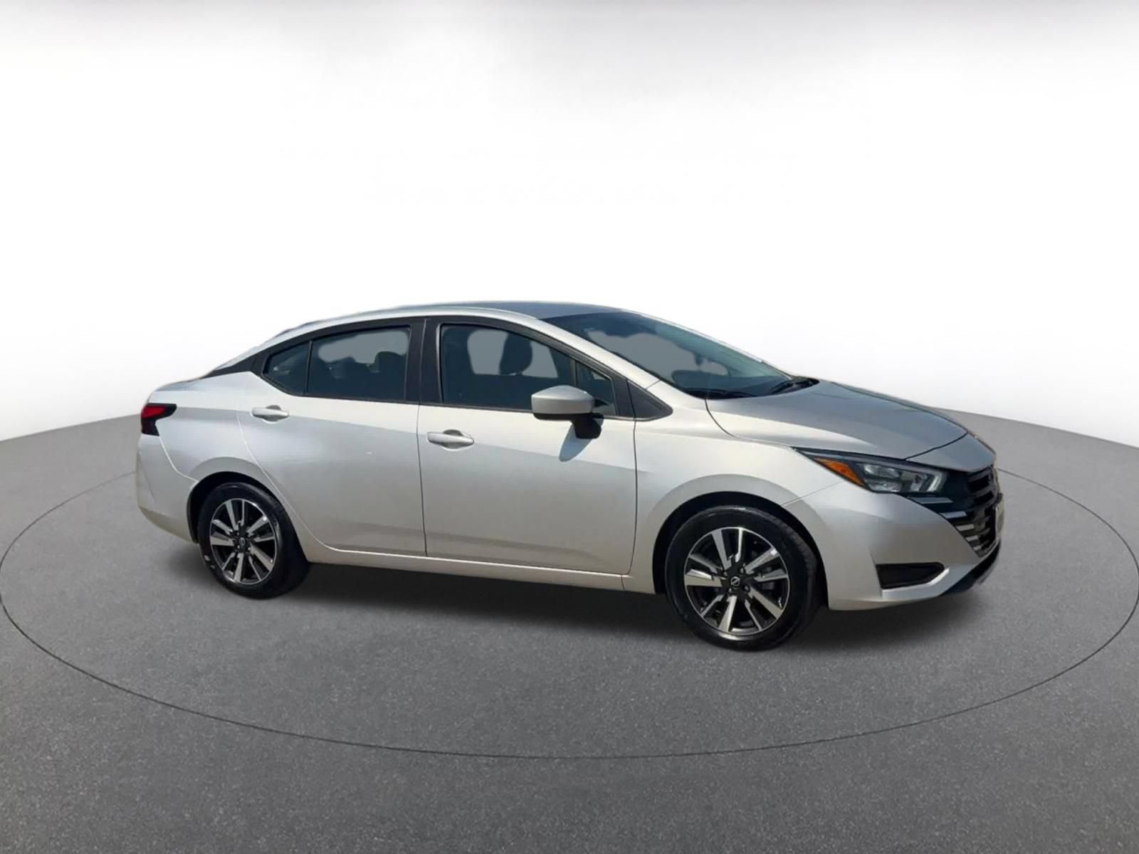 Used 2025 Nissan Versa SV FWD video 2