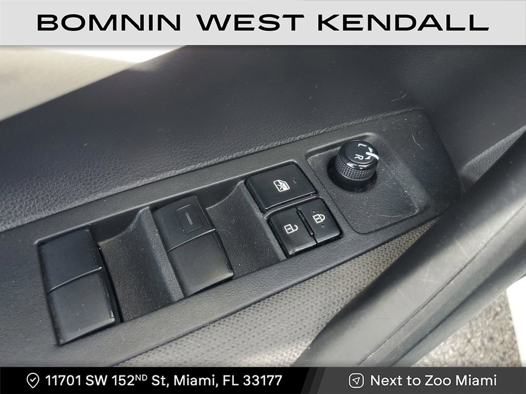 Used 2022 Toyota Corolla LE image 22