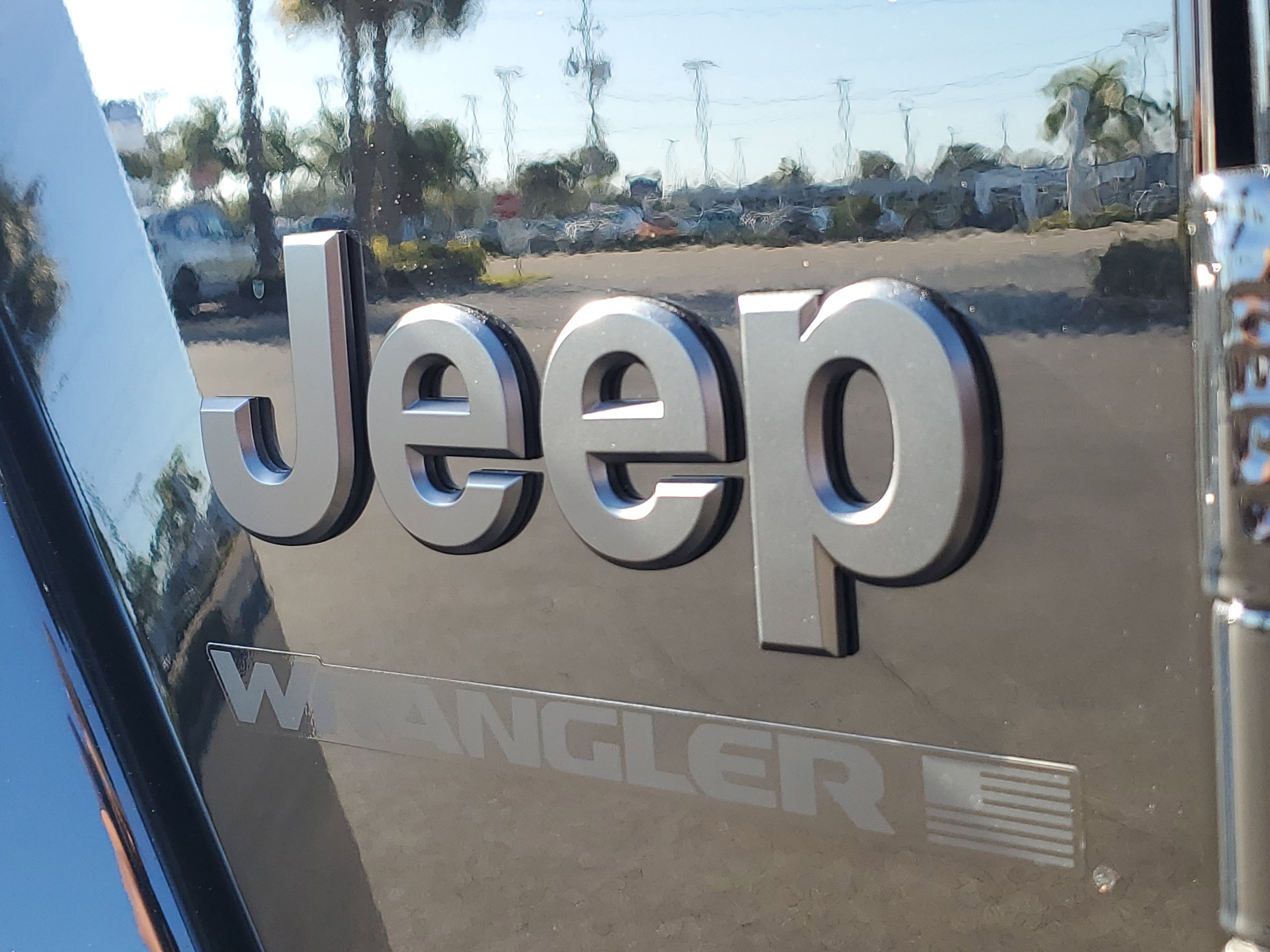 Used 2025 Jeep Wrangler Sahara image 5