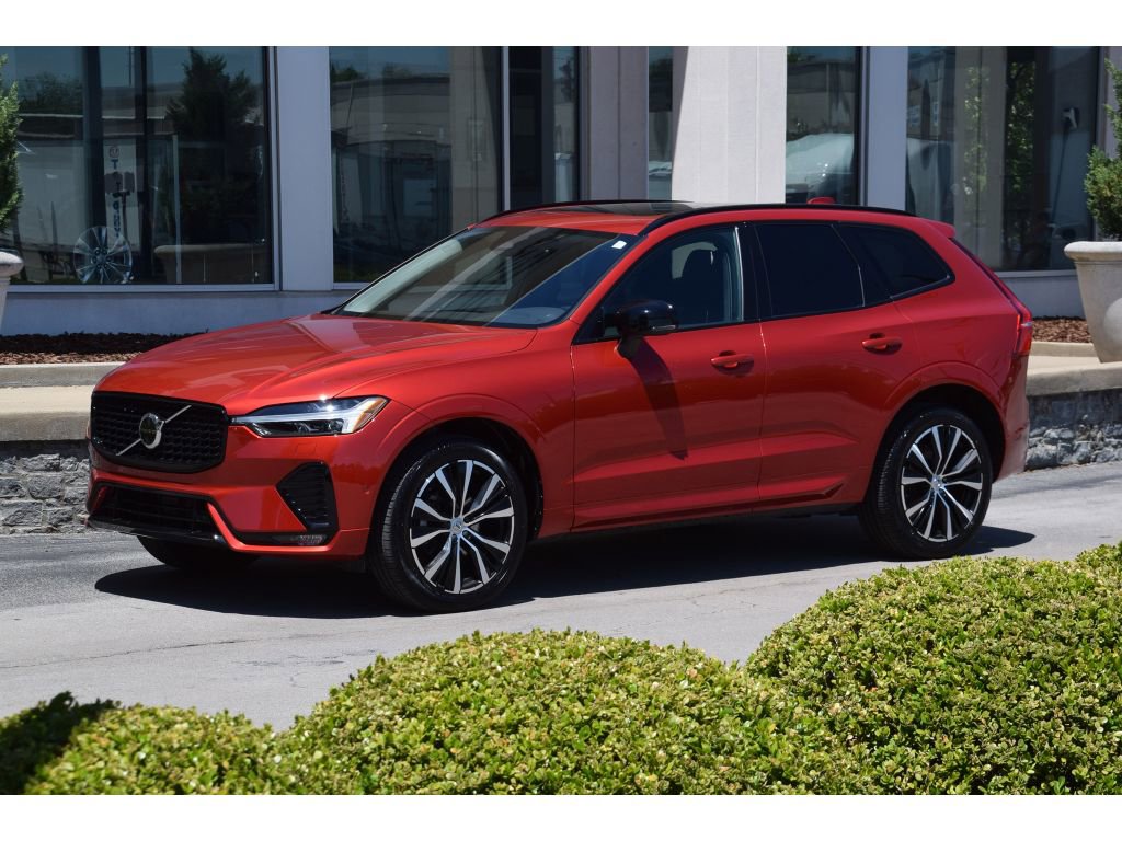 Used 2023 Volvo XC60 B5 Plus w/ Climate Package AWD/4WD image 8