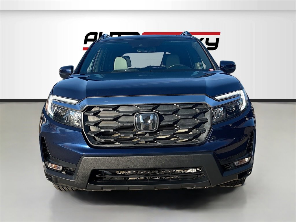 Used 2023 Honda Passport EX-L image 2