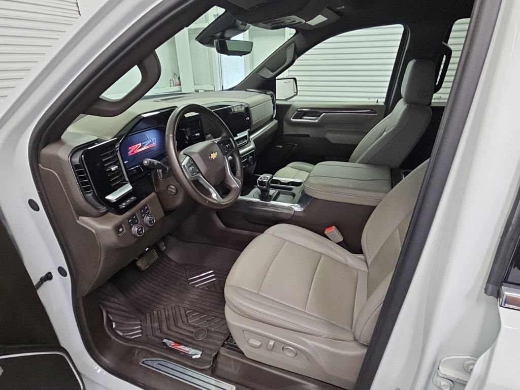 Certified 2024 Chevrolet Silverado 1500 LTZ AWD/4WD image 11