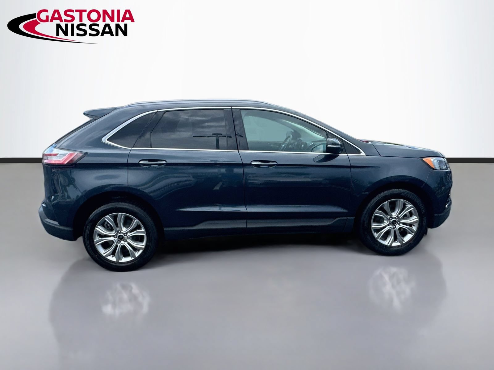 Used 2024 Ford Edge Titanium AWD/4WD image 10