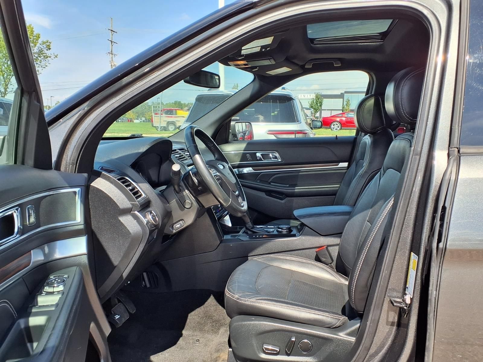 Used 2017 Ford Explorer Limited AWD/4WD image 16