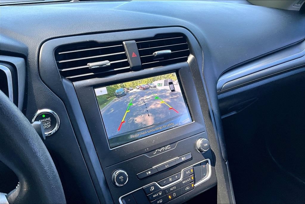 Used 2020 Ford Fusion SE w/ Equipment Group 151A FWD image 13
