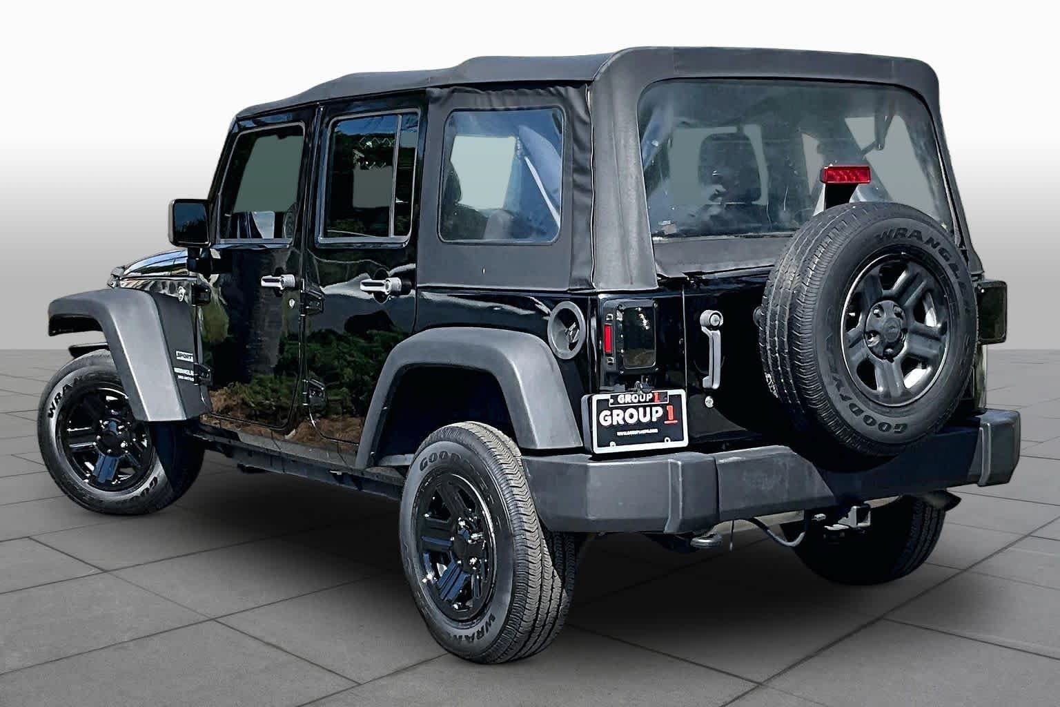 Used 2017 Jeep Wrangler Unlimited Sport w/ Connectivity Group AWD/4WD image 12