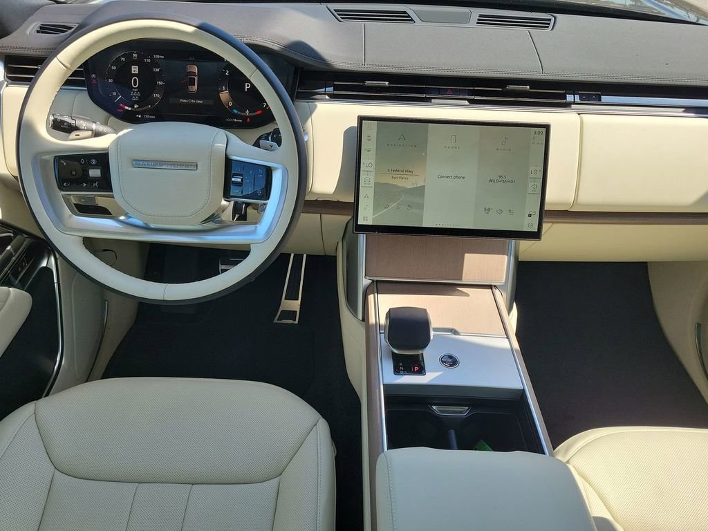 New 2026 Land Rover Range Rover Long Wheelbase SE AWD/4WD image 18
