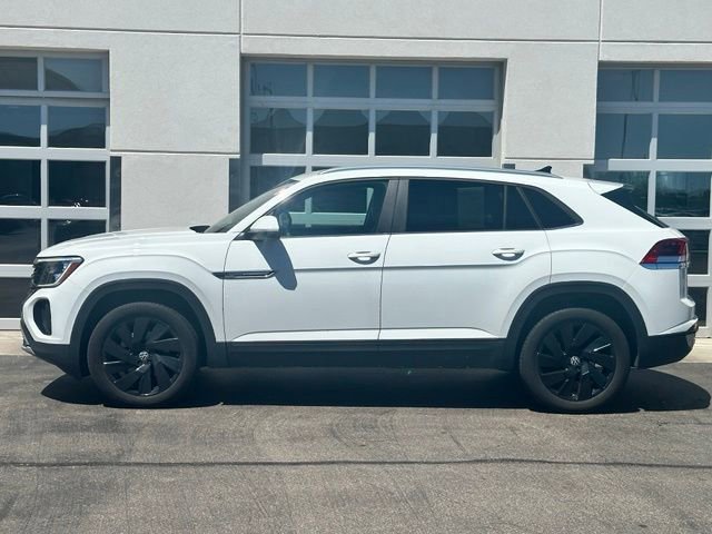 Used 2024 Volkswagen Atlas Cross Sport SE w/ Panoramic Sunroof Package AWD/4WD image 3