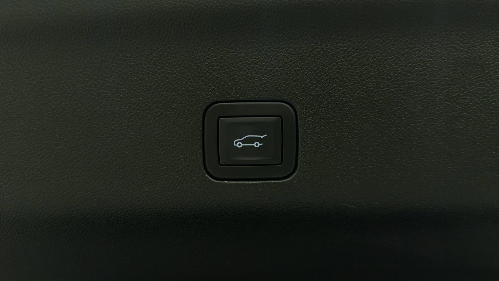 Used 2026 GMC Yukon Denali w/ Sun & Power Step Package AWD/4WD image 14
