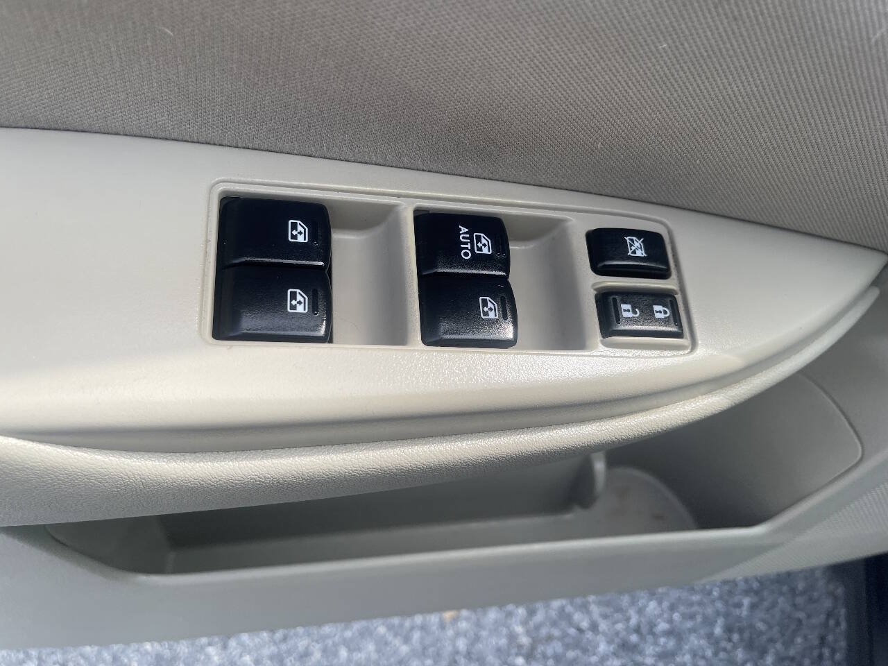 Used 2013 Subaru Outback 2.5i Premium AWD/4WD image 13