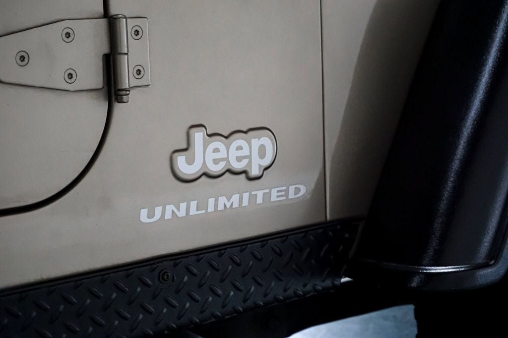 Used 2006 Jeep Wrangler Unlimited Rubicon w/ Security Group AWD/4WD image 43