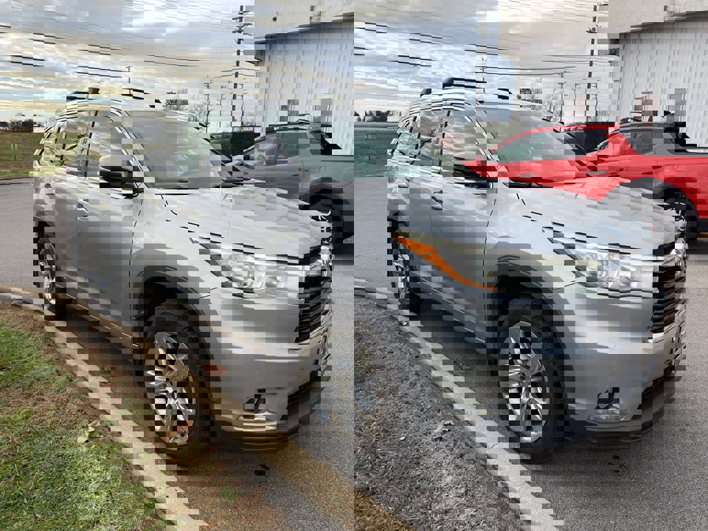 Used 2015 Toyota Highlander Limited image 4