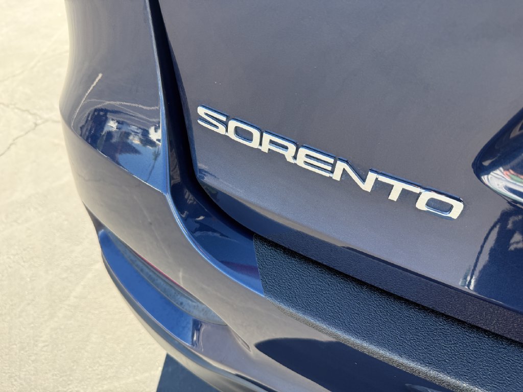 Used 2019 Kia Sorento FWD V6 image 6