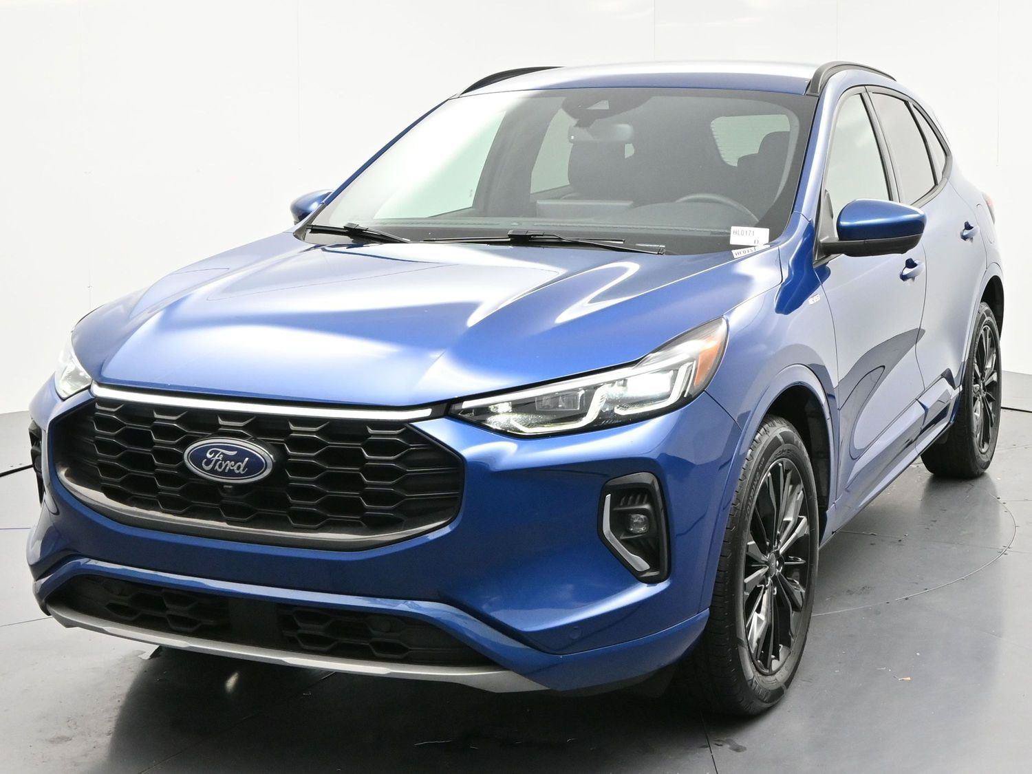 Used 2023 Ford Escape ST-Line Elite AWD/4WD image 3
