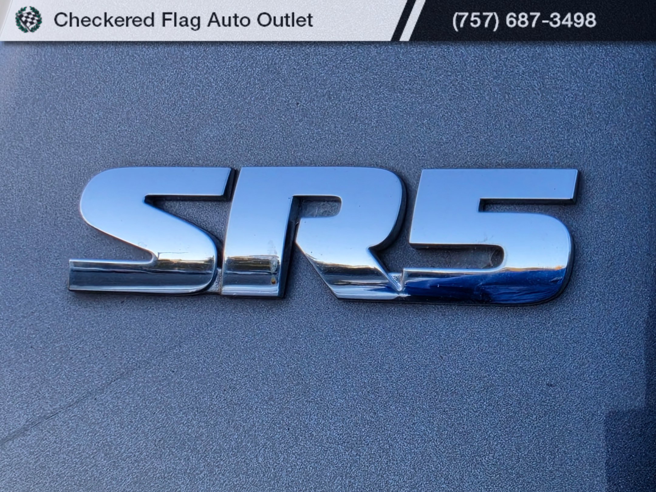 Used 2017 Toyota Tacoma SR5 w/ SR5 Appearance Package (SM) AWD/4WD image 9