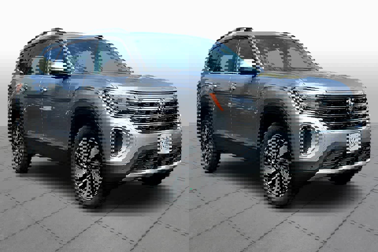 New 2026 Volkswagen Atlas SE image 2