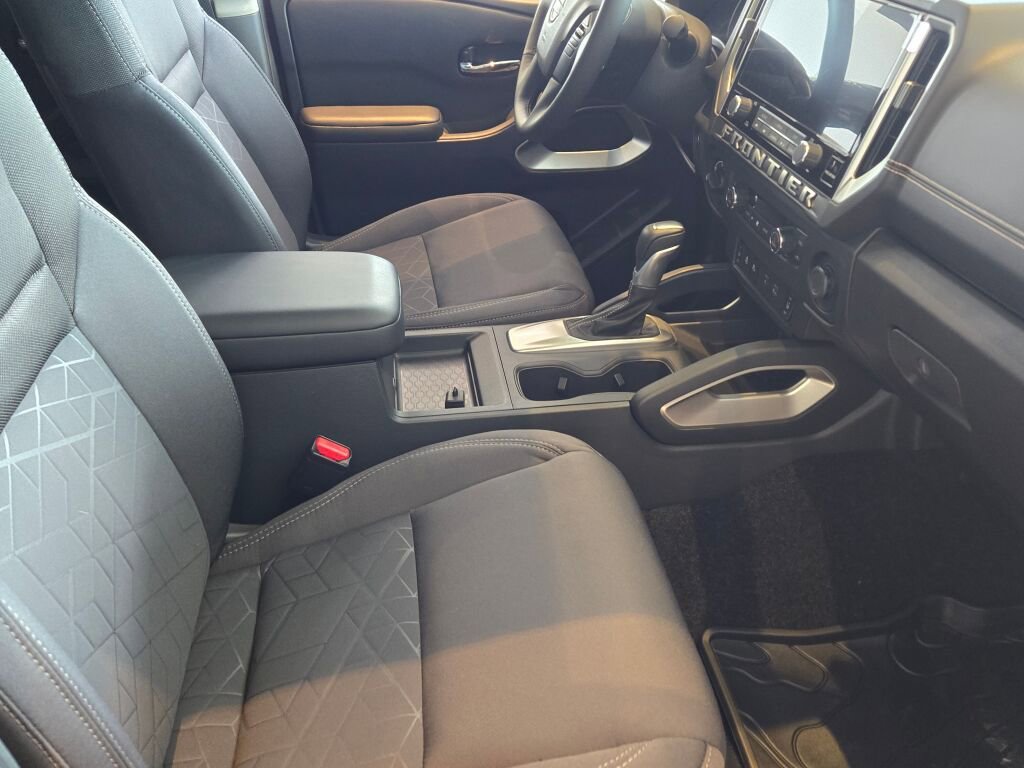 New 2025 Nissan Frontier SV w/ SV Convenience Package image 15
