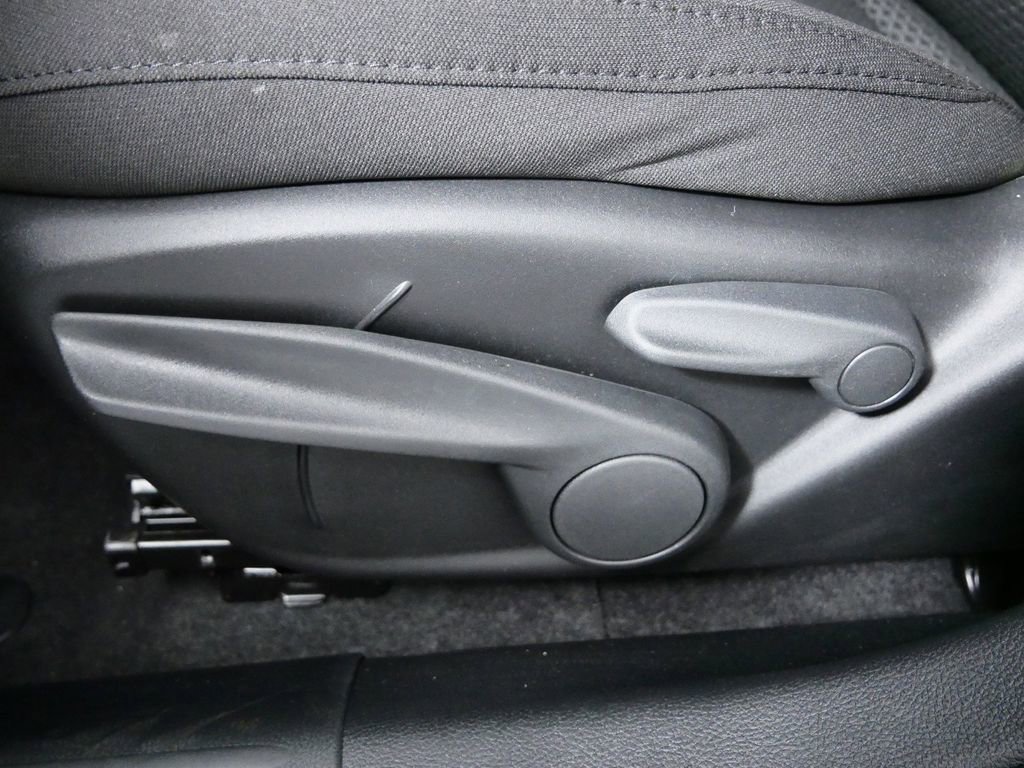 Used 2024 Jeep Compass Sport image 33