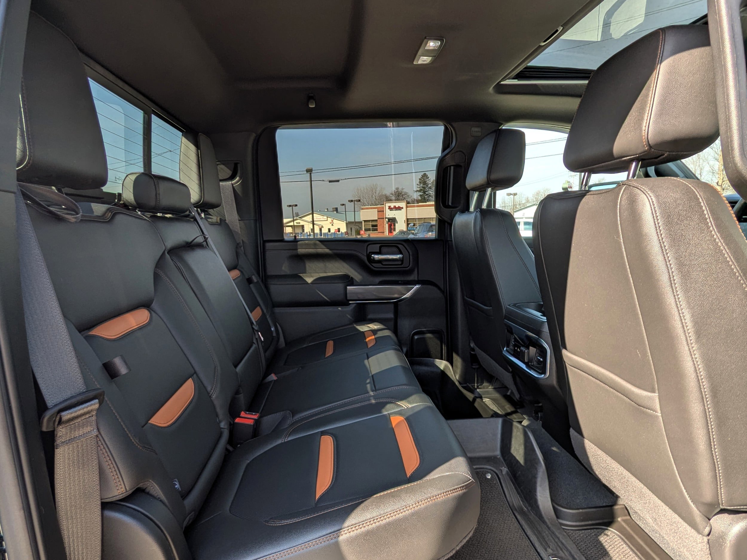 Used 2022 GMC Sierra 2500 AT4 w/ AT4 Premium Plus Package AWD/4WD image 8