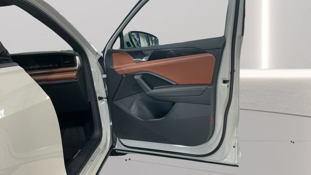 New 2026 Volkswagen Tiguan SEL R-Line AWD/4WD image 34