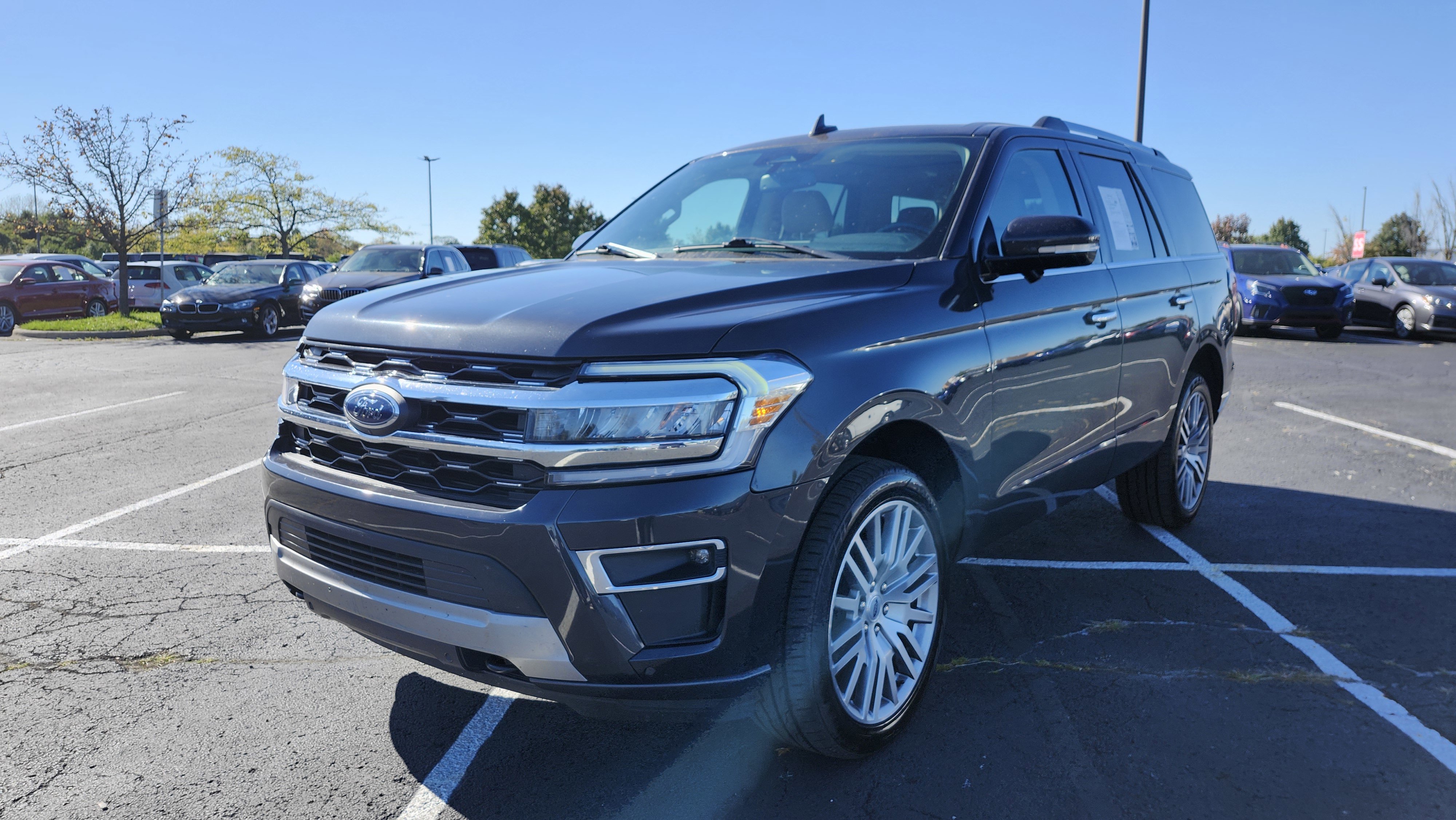 Used 2023 Ford Expedition Limited image 5