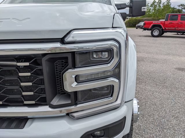 Certified 2025 Ford F450 Platinum w/ FX4 Off-Road Package AWD/4WD image 9