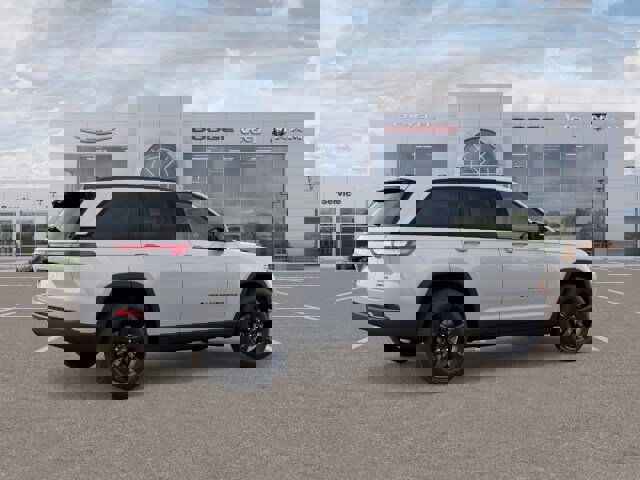 New 2025 Jeep Grand Cherokee Limited w/ Luxury Tech Group II image 9