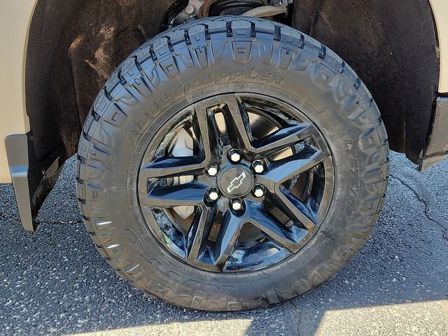 Used 2023 Chevrolet Silverado 1500 Custom Trail Boss w/ LPO, Dark Essentials Package image 7