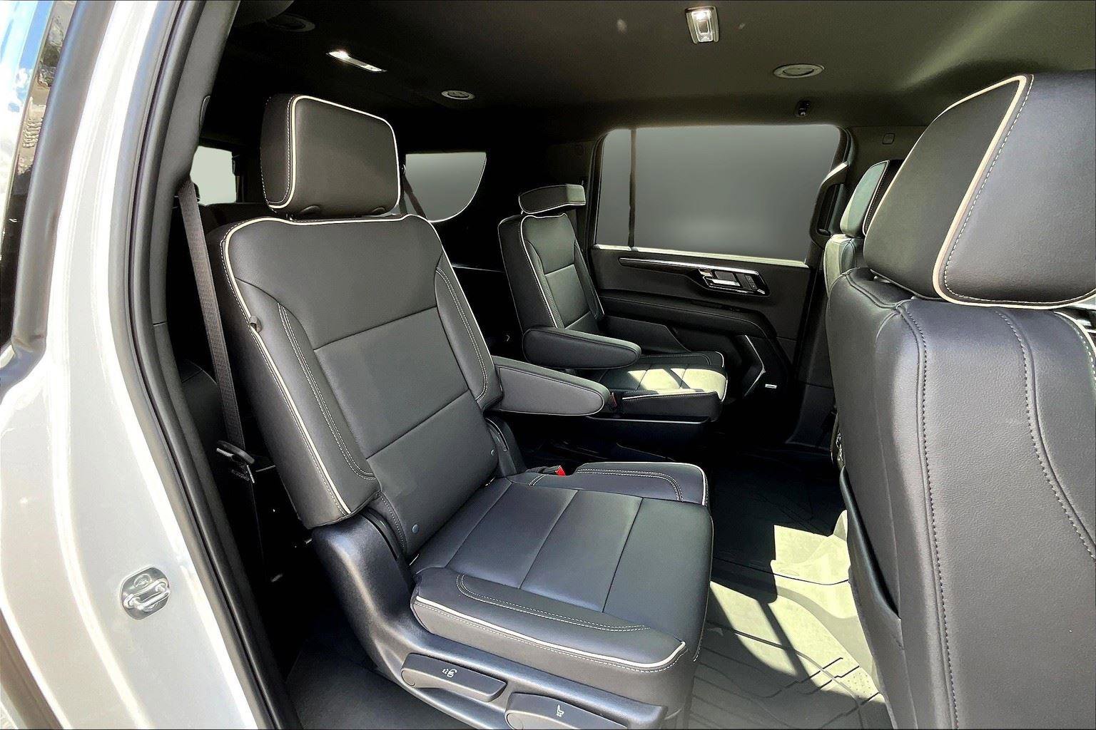New 2025 Chevrolet Suburban Premier image 15