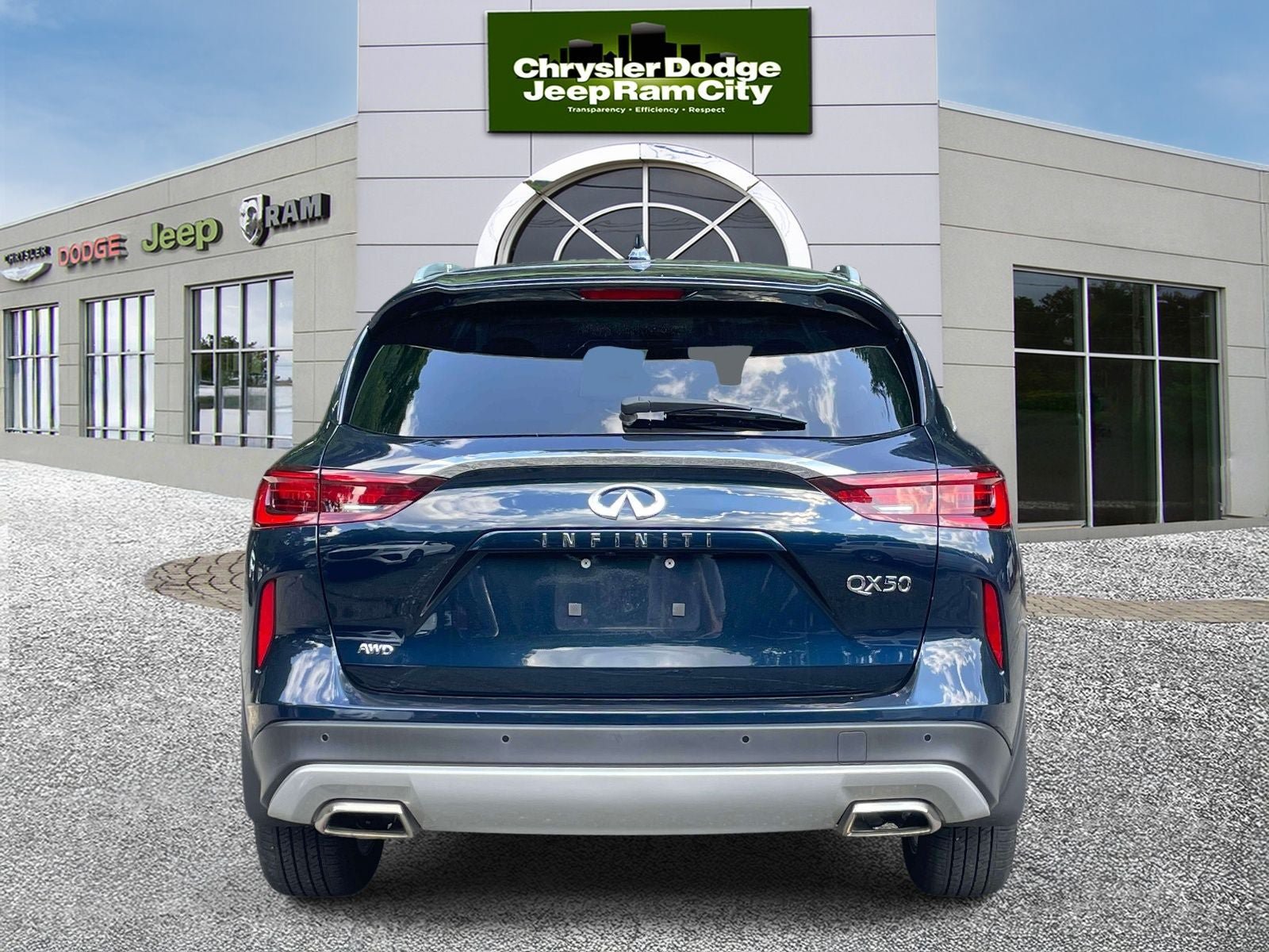 Used 2023 INFINITI QX50 Luxe AWD/4WD image 7