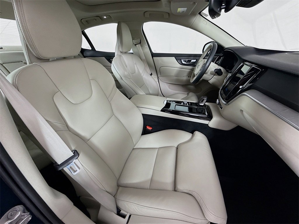 Used 2024 Volvo S60 T8 Ultimate w/ Climate Package image 24
